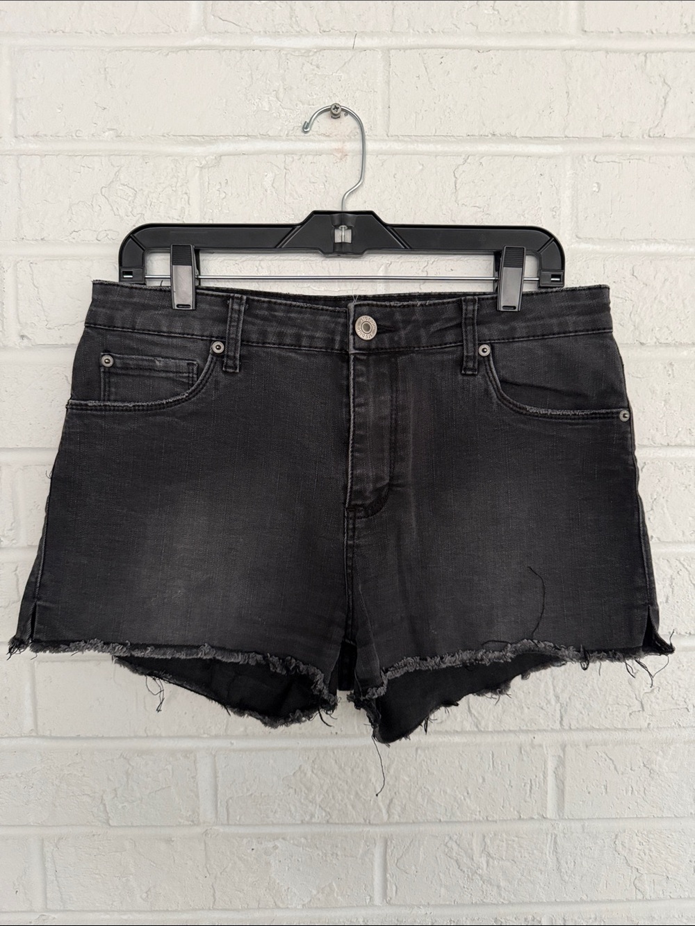 STS Black Jean Shorts Distressed Frayed Hem 5 Pocket w/ Belt Loops Size 30